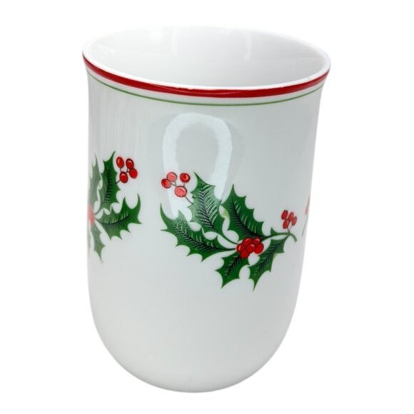 Set Of 4 Vintage Holly Berry Red & Green Trim Christmas Mugs Fine Porcelain - Picture 3 of 9